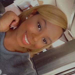 Meet your Posher, Courtney